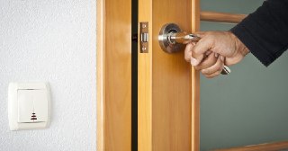 Установка дверей Кизилюрт цена от 1373 руб.